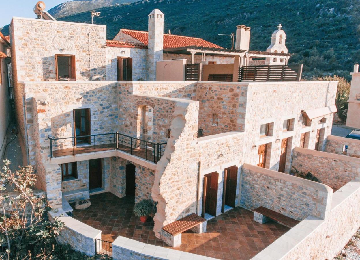 Sun Villa Néon Oítilon Buitenkant foto
