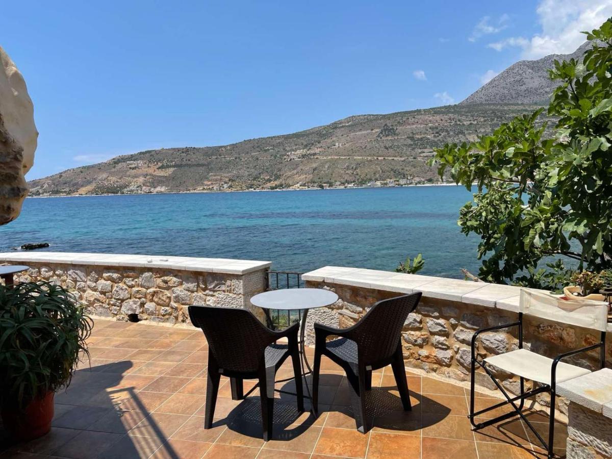 Sun Villa Néon Oítilon Buitenkant foto