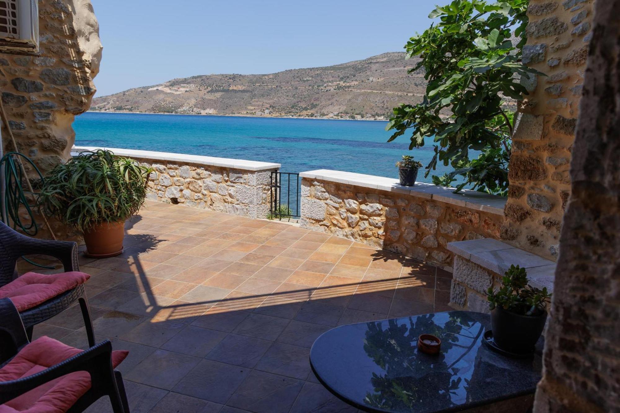 Sun Villa Néon Oítilon Buitenkant foto