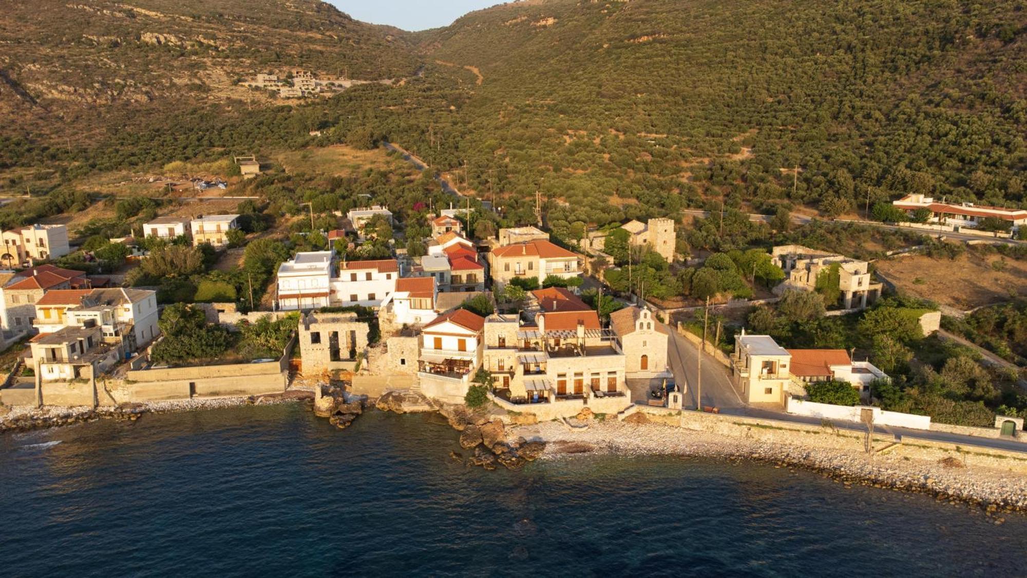 Sun Villa Néon Oítilon Buitenkant foto